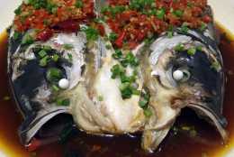 今天給大家分享一道超級好吃的剁椒魚頭，味道一級棒