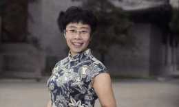蒙曼：《中國詩詞大會》最年輕評委，人稱“小於丹”，44歲仍單身